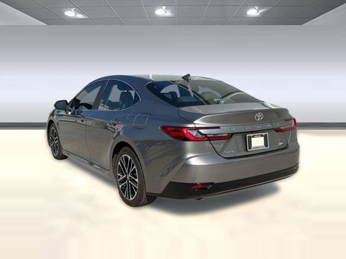 Used 2026 Toyota Camry XLE FWD image 3