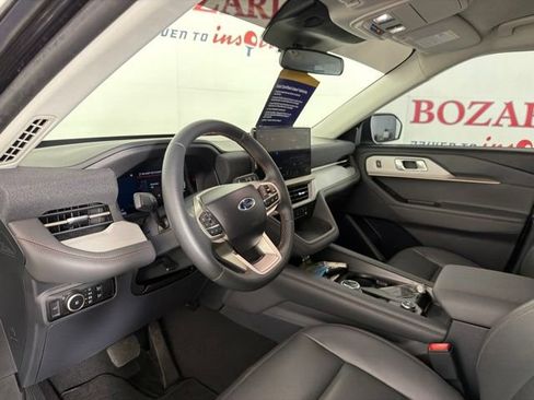 Certified 2025 Ford Explorer Active w/ Active Comfort Package RWD image 12