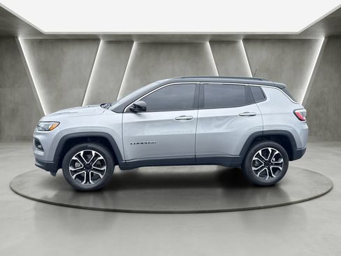 Used 2023 Jeep Compass Limited w/ Sun and Sound Group AWD/4WD image 4