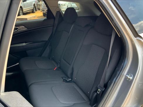 Used 2023 Kia Sportage LX FWD image 40