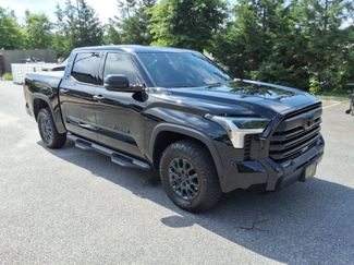 Used 2025 Toyota Tundra SR5 w/ SR5 Convenience Package AWD/4WD video 3