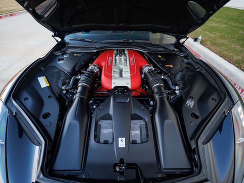 Used 2021 Ferrari 812 GTS image 57