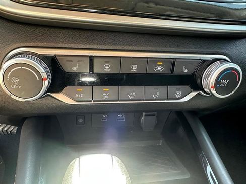 Used 2024 Nissan Altima 2.5 SR w/ SR Premium Package image 33