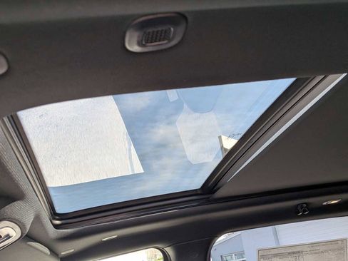 New 2026 RAM 1500 Laramie AWD/4WD image 9