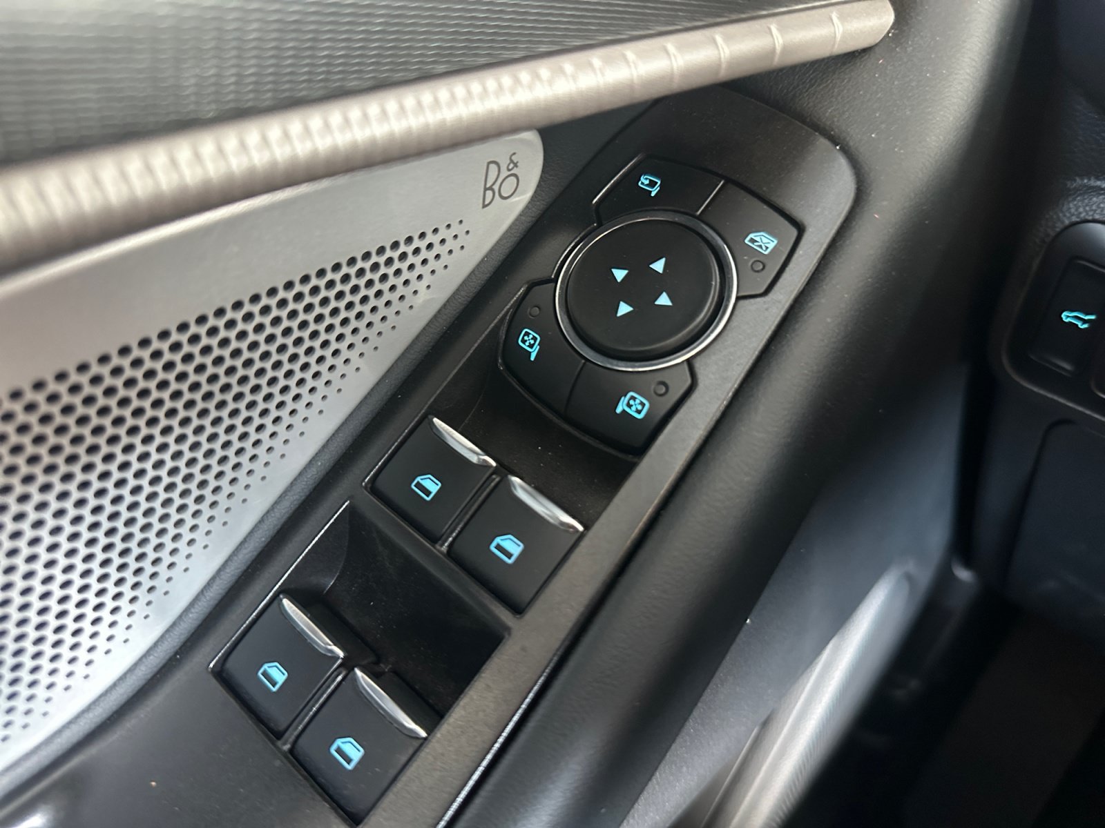Used 2025 Ford Explorer ST w/ Sun And Sound Package AWD/4WD image 18