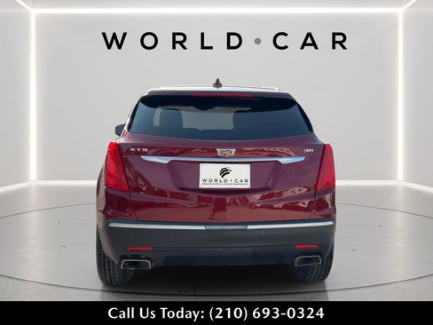Used 2018 Cadillac XT5 w/ Leatherette, Keyless Entry, image 6