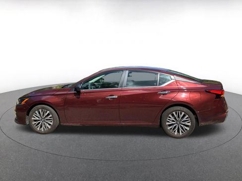 Used 2025 Nissan Altima 2.5 SV image 4