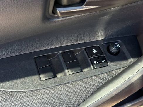Used 2025 Toyota Corolla LE FWD image 13