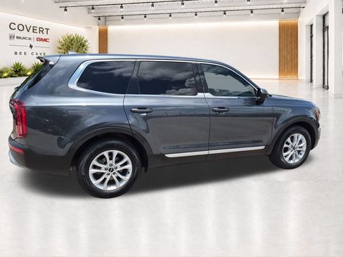 Used 2022 Kia Telluride LX FWD image 12
