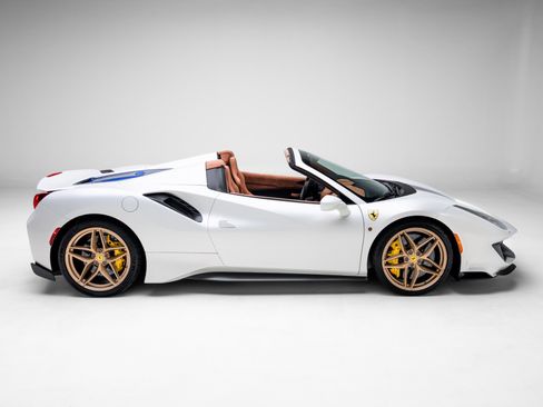 Used 2020 Ferrari 488 Pista Spider image 53