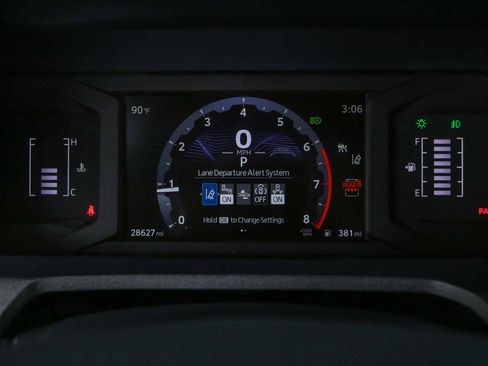 Used 2025 Toyota 4Runner TRD Sport AWD/4WD image 16