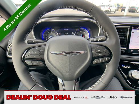 New 2026 Chrysler Pacifica Select w/ S Appearance Package image 16