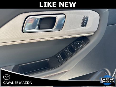 Used 2025 Ford Explorer Active image 12