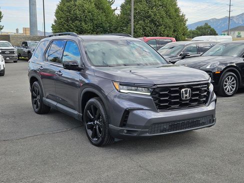 Used 2025 Honda Pilot Black Edition image 10
