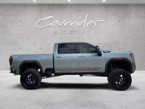 Used 2024 GMC Sierra 2500 AT4 w/ AT4 Premium Plus Package AWD/4WD image 17
