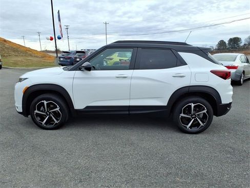 Used 2023 Chevrolet TrailBlazer RS w/ Convenience Package image 8