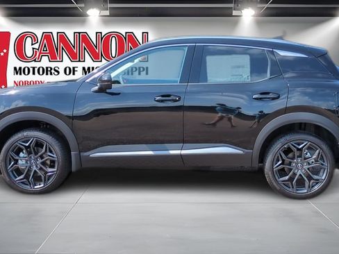 New 2026 Nissan Kicks SR FWD image 8