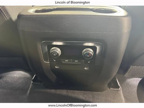 Used 2024 GMC Yukon Denali AWD/4WD image 26
