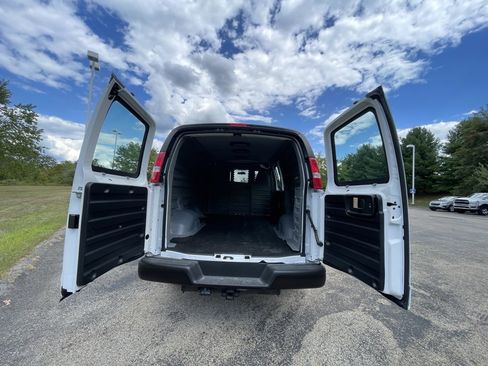 New 2025 Chevrolet Express 2500 w/ Driver Convenience Package image 17