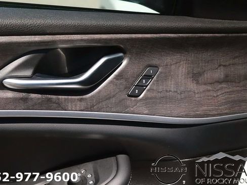 Used 2024 Jeep Grand Cherokee Limited 4xe AWD/4WD image 13