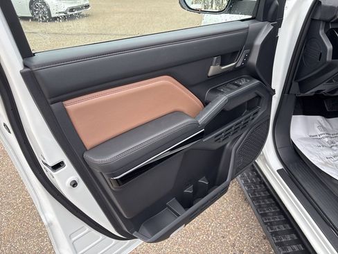 Used 2026 Toyota 4Runner Limited AWD/4WD image 12