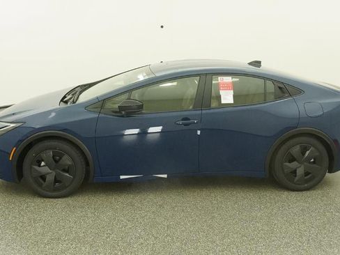 New 2026 Toyota Prius LE image 3