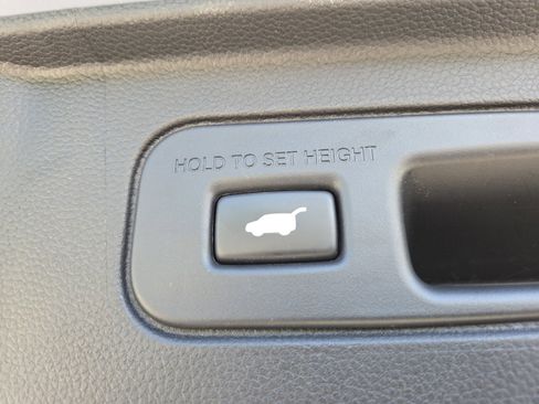 Used 2025 Honda Pilot Black Edition image 23