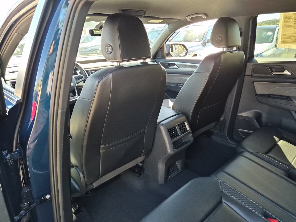 Used 2022 Volkswagen Atlas Cross Sport SE AWD/4WD image 35