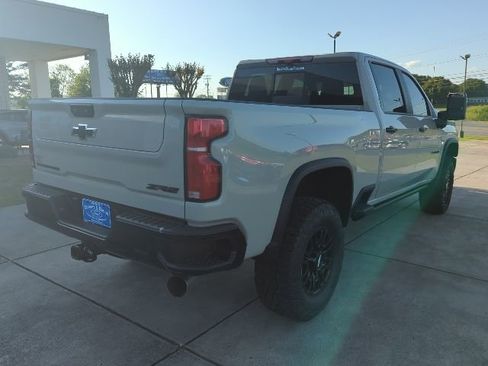 Used 2026 Chevrolet Silverado 2500 ZR2 w/ LPO, Dark Essentials Package AWD/4WD image 7