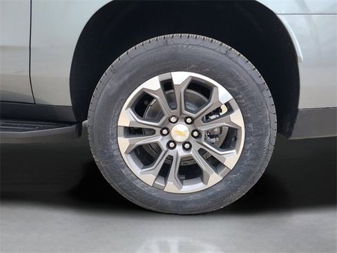 New 2026 Chevrolet Suburban LT w/ Comfort Package image 13