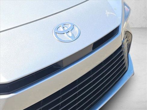 Used 2025 Toyota Camry LE FWD image 30