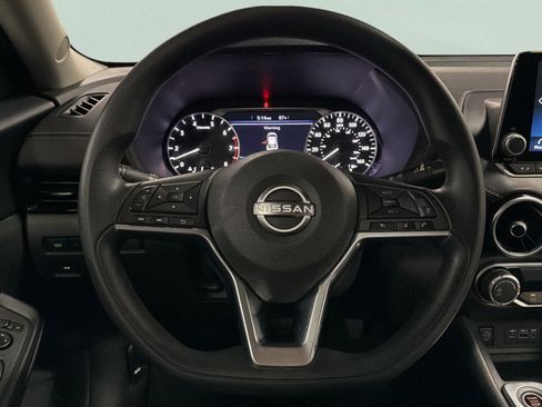 Used 2025 Nissan Sentra SV FWD image 35