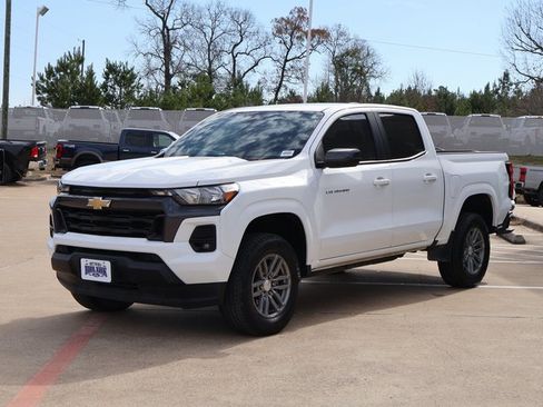 Used 2024 Chevrolet Colorado LT w/ LT Convenience Package image 8