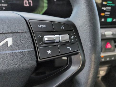 Used 2025 Kia K4 FWD image 22