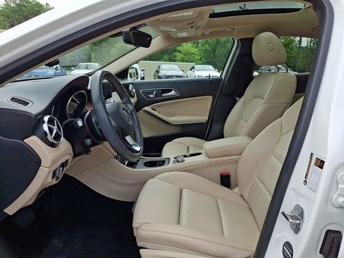 Used 2020 Mercedes-Benz GLA 250 image 13