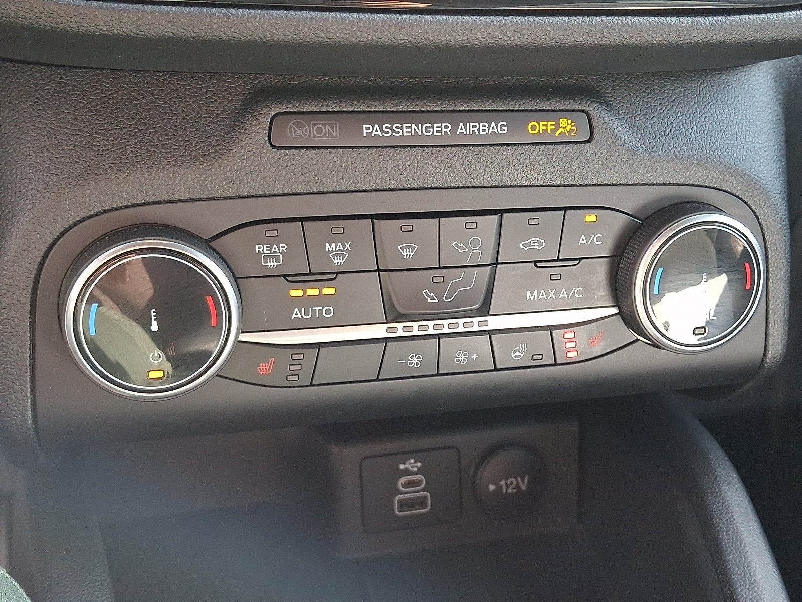 Used 2025 Ford Escape ST-Line Select AWD/4WD image 16