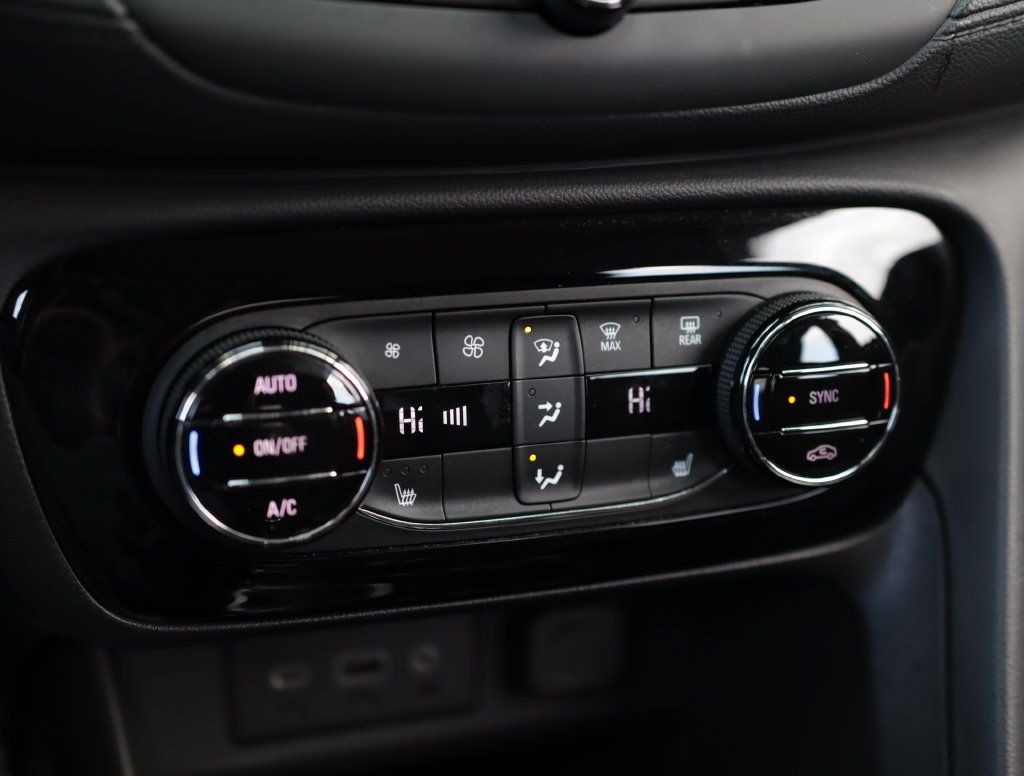 Used 2023 Buick Encore GX Select w/ Sport Touring Package FWD image 15