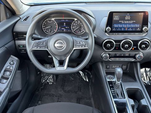 Used 2025 Nissan Sentra SV FWD image 27