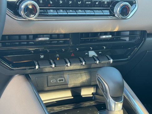 Used 2026 GMC Canyon Denali image 26