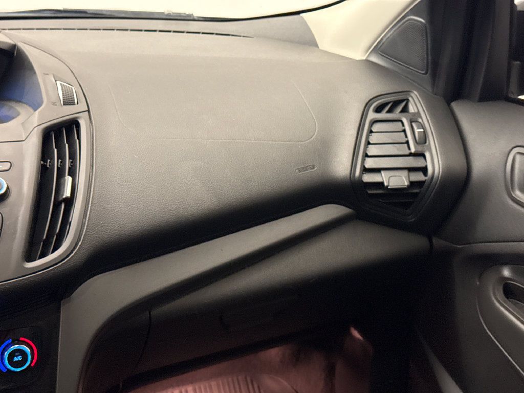 Used 2017 Ford Escape SE FWD image 16