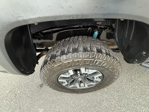 Used 2021 Toyota Tacoma TRD Off-Road image 41