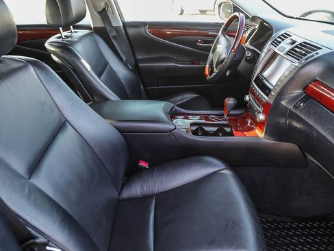 Used 2010 Lexus LS 460 RWD image 16
