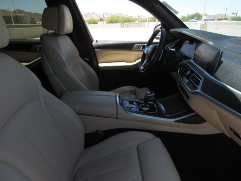 Used 2021 BMW X7 xDrive40i w/ Executive Package AWD/4WD image 9