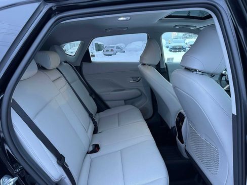 Used 2025 Hyundai Kona Limited image 12