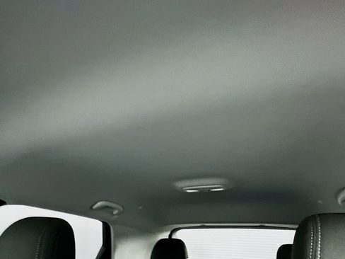 Used 2025 Chevrolet TrailBlazer LT AWD/4WD image 21