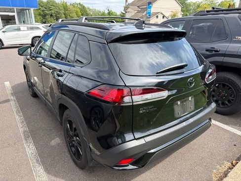 Used 2024 Toyota Corolla Cross AWD Hybrid w/ Moonroof Package image 7