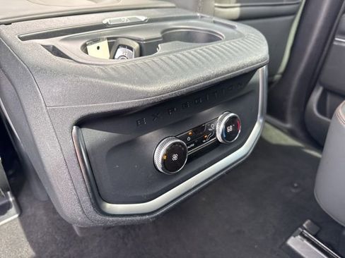 Used 2025 Ford Expedition Active AWD/4WD image 29