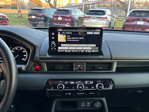 Used 2025 Honda Pilot Touring image 17