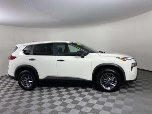Used 2024 Nissan Rogue S AWD/4WD image 10
