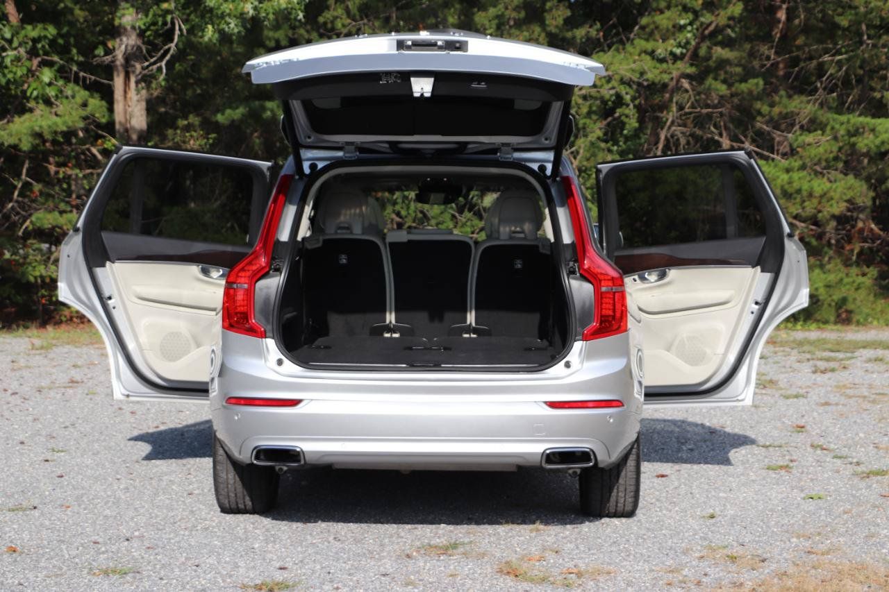 Used 2018 Volvo XC90 T6 Momentum w/ Convenience Package AWD/4WD image 5